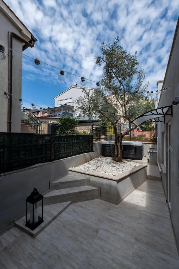 Studio Apartment Mare With Private Garden And Jacuzzi Vinkuran Croatia