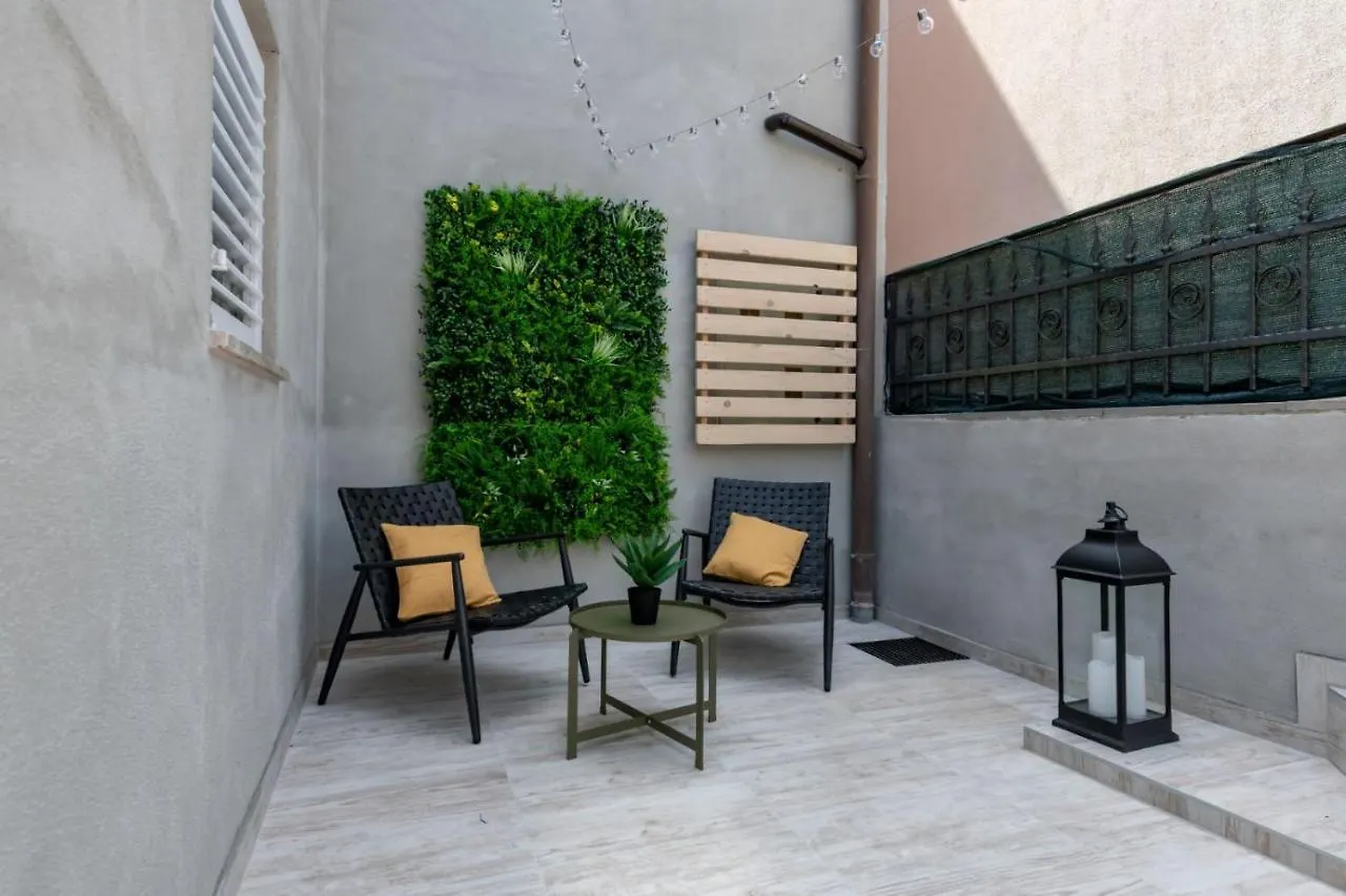 Studio Apartment Mare With Private Garden And Jacuzzi Vinkuran Croatia